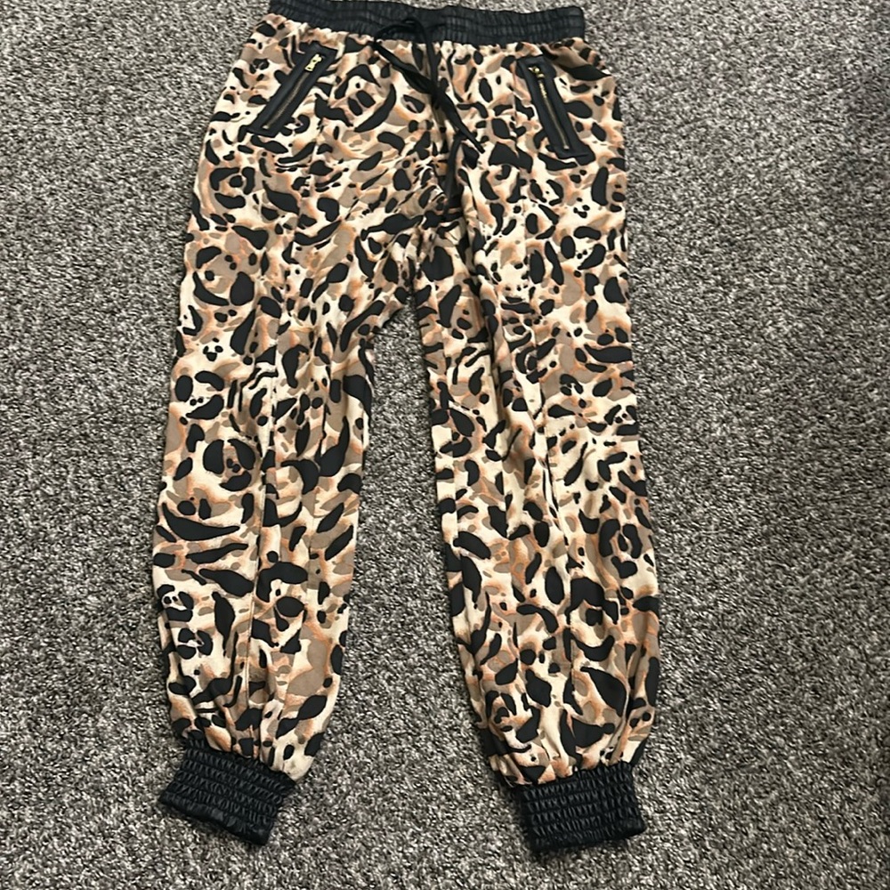Bebe lightweight women pants. Gently used, like new.